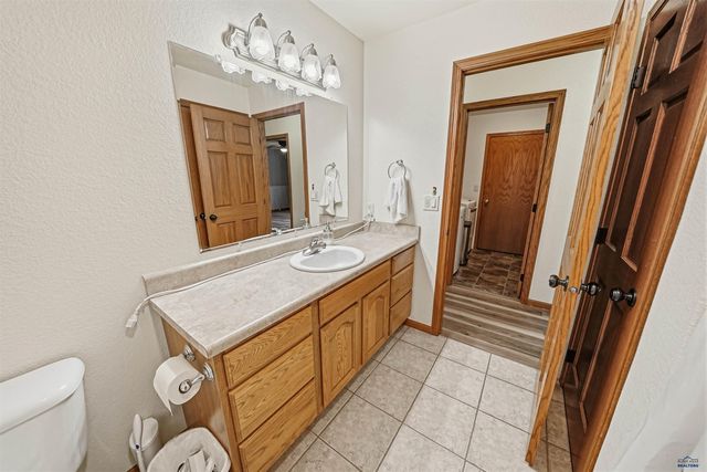 10175 LARAMIE LN, Summerset, SD 57718