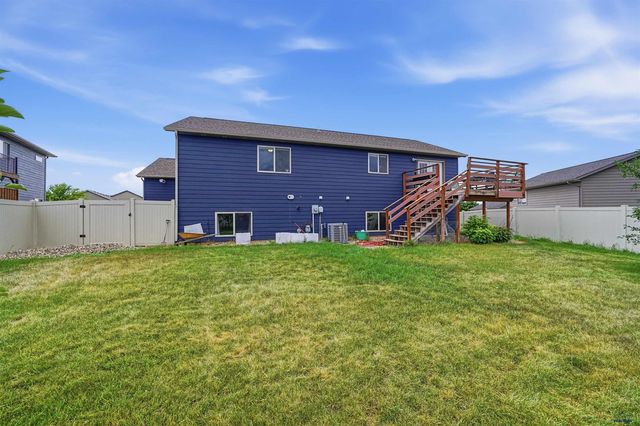 10175 LARAMIE LN, Summerset, SD 57718