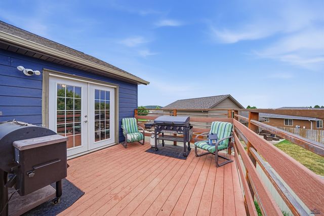 10175 LARAMIE LN, Summerset, SD 57718