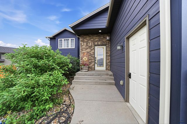 10175 LARAMIE LN, Summerset, SD 57718