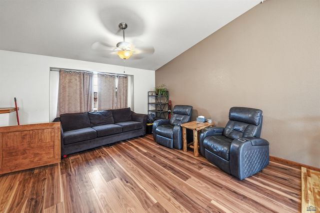 10175 LARAMIE LN, Summerset, SD 57718