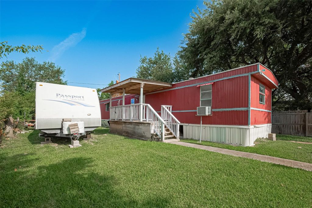 914 Davis Street, Pasadena, TX 77506