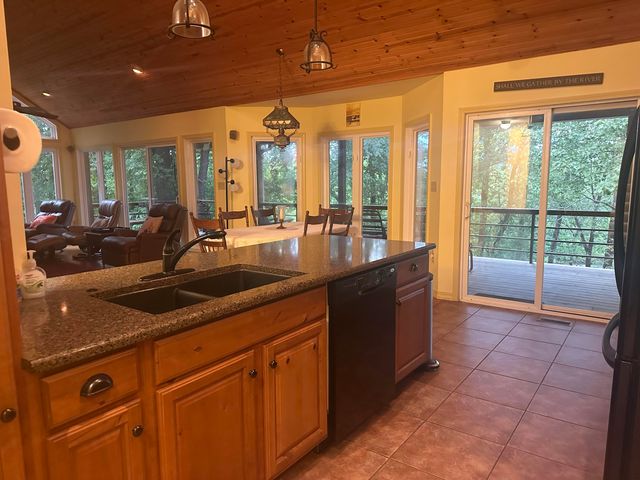 136 Riverview Drive, Mammoth Spring, AR 72554