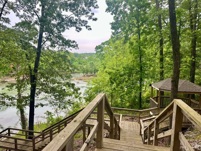 136 Riverview Drive, Mammoth Spring, AR 72554