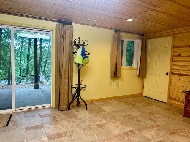 136 Riverview Drive, Mammoth Spring, AR 72554