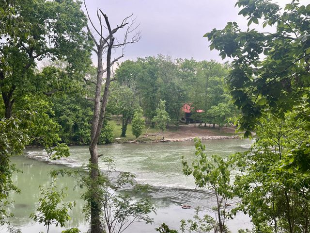 136 Riverview Drive, Mammoth Spring, AR 72554