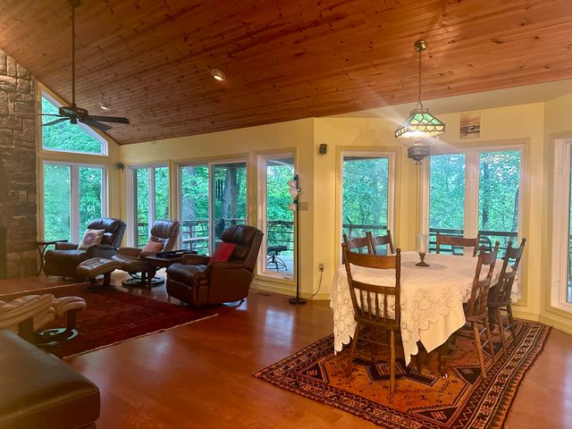 136 Riverview Drive, Mammoth Spring, AR 72554