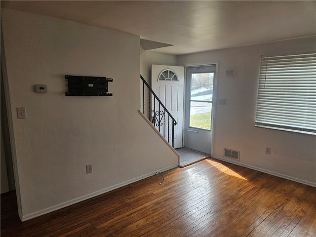 812 Westbury Rd A, N Versailles, PA 15137