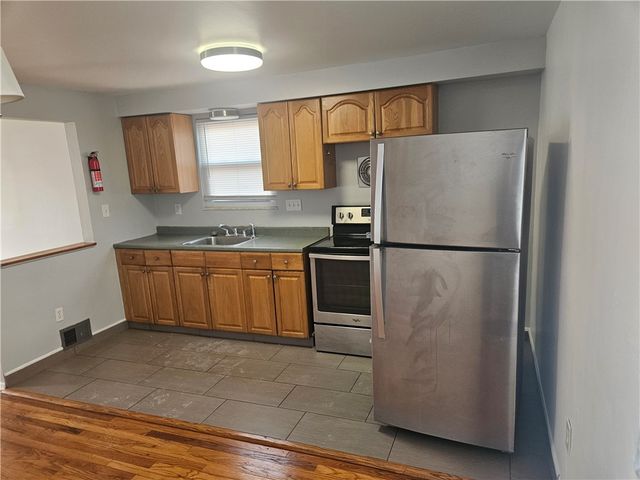 812 Westbury Rd A, N Versailles, PA 15137