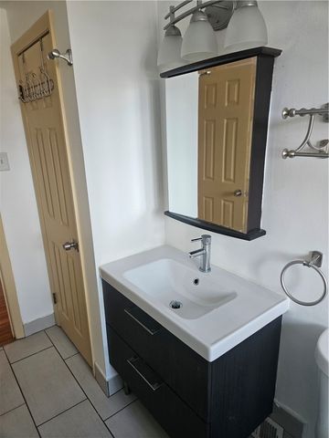 812 Westbury Rd A, N Versailles, PA 15137