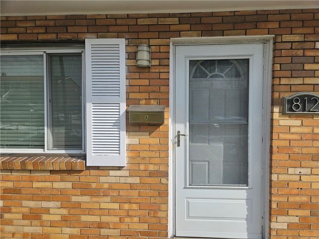 812 Westbury Rd A, N Versailles, PA 15137