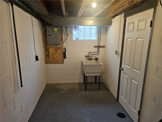 812 Westbury Rd A, N Versailles, PA 15137