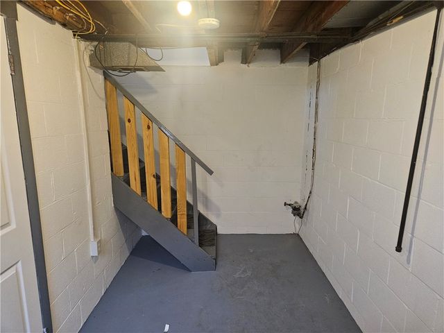 812 Westbury Rd A, N Versailles, PA 15137