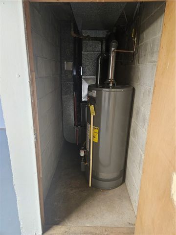 812 Westbury Rd A, N Versailles, PA 15137