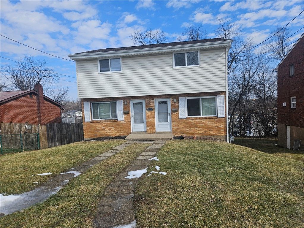 812 Westbury Rd A, N Versailles, PA 15137