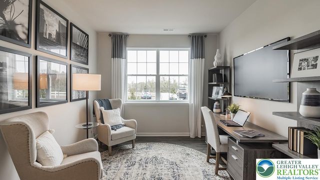 1510 Dresden Drive, Lower Macungie Twp, PA 18031