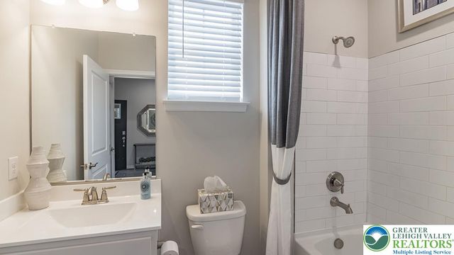 1510 Dresden Drive, Lower Macungie Twp, PA 18031