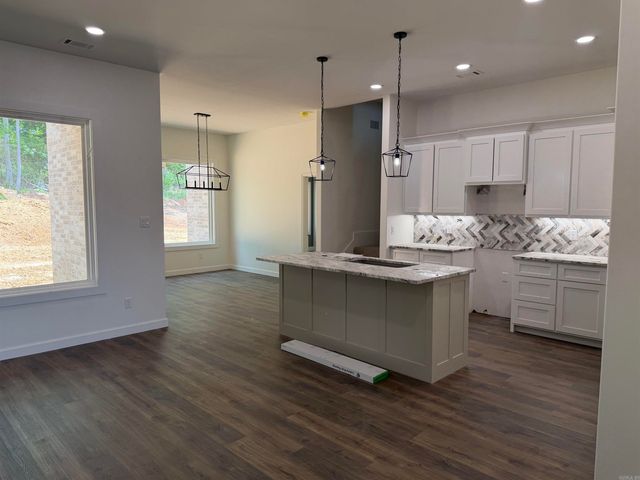 2116 Sable Oaks, Bryant, AR 72022