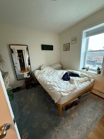 1054 Cambridge St 4R, Cambridge, MA 02139