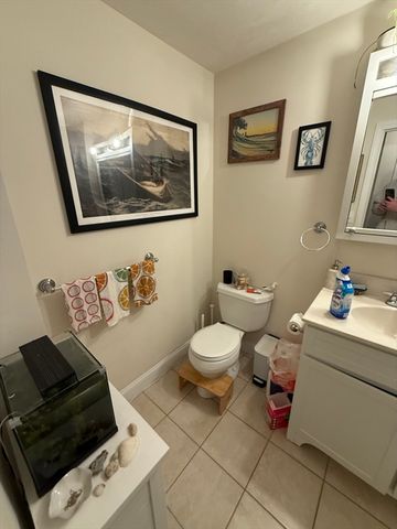 1054 Cambridge St 4R, Cambridge, MA 02139