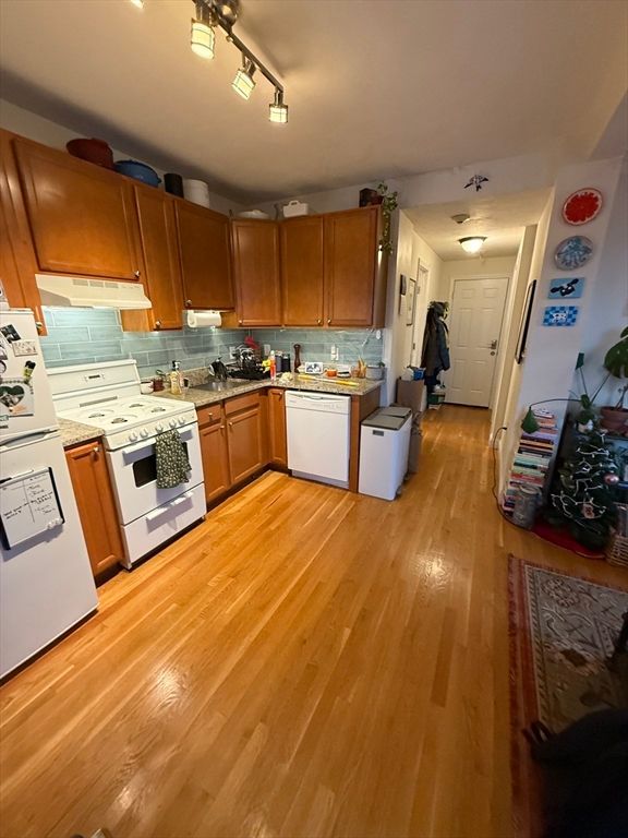1054 Cambridge St 4R, Cambridge, MA 02139