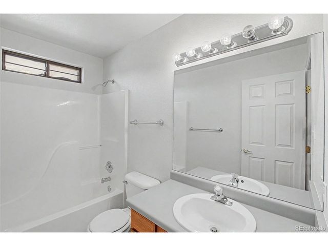 242 W Del Ray Dr, Pueblo, CO 81007