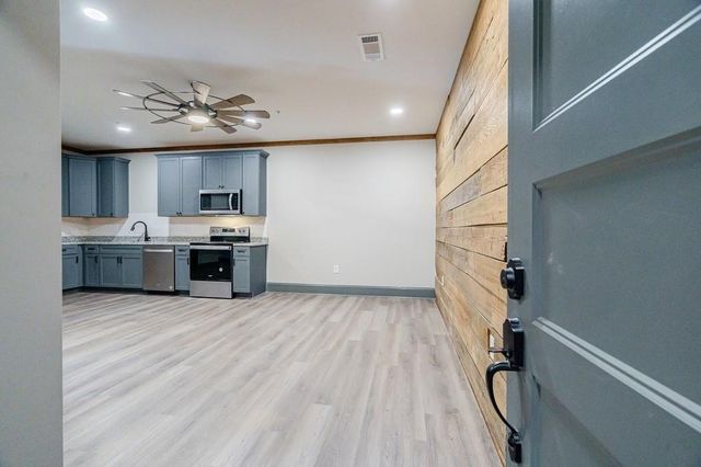 34 Depot Street 22, Hartwell, GA 30643