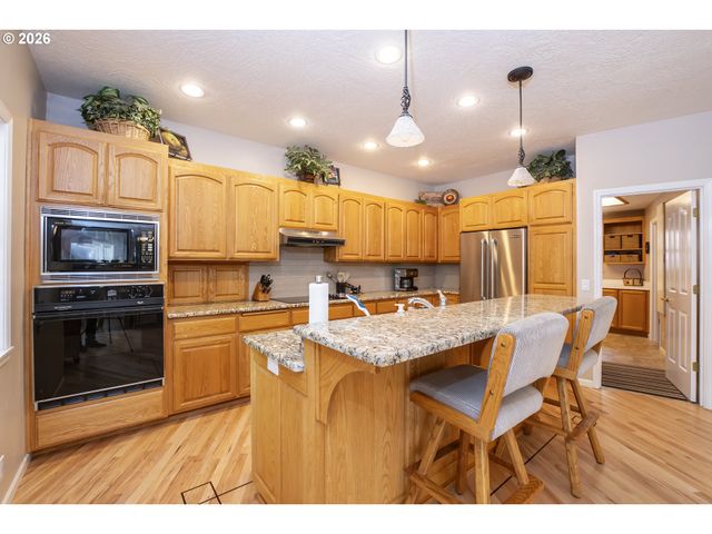 90150 SHORE Ln, Eugene, OR 97402