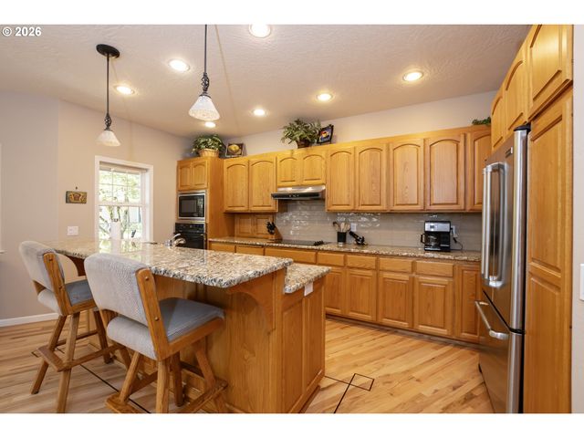 90150 SHORE Ln, Eugene, OR 97402