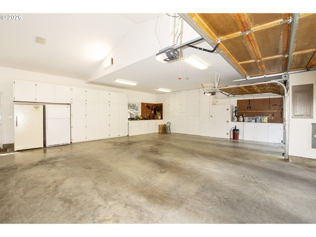 90150 SHORE Ln, Eugene, OR 97402