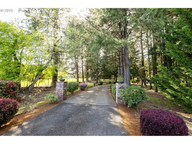 90150 SHORE Ln, Eugene, OR 97402