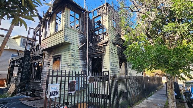 1230 S Bonnie Brae, Los Angeles, CA 90006