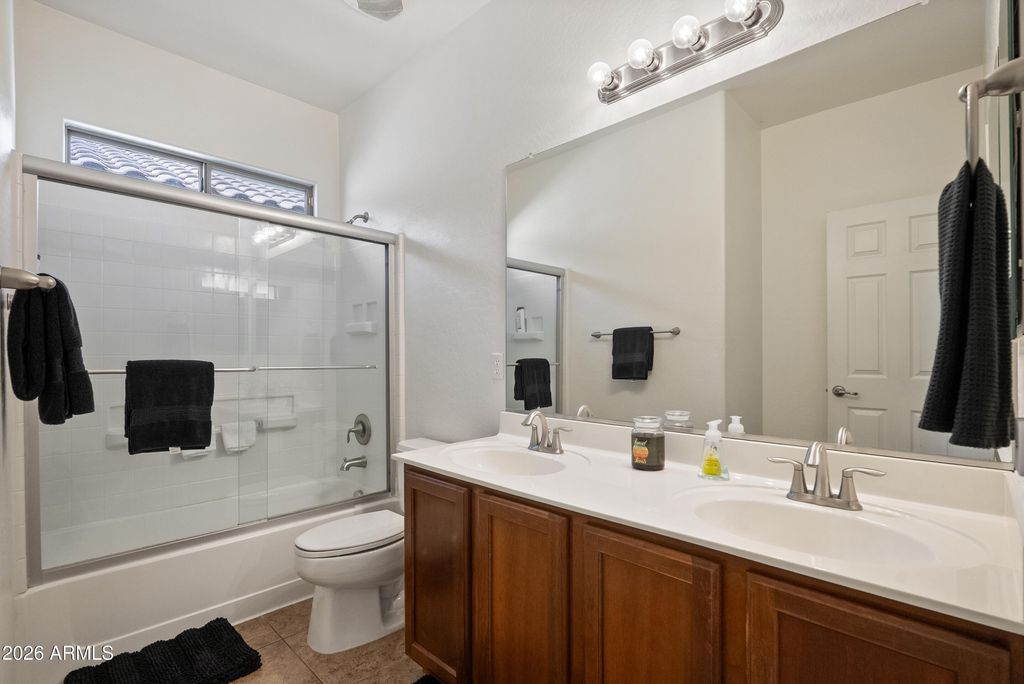 Image 18 of property listing at 26007 N 53 Drive, Phoenix, AZ 85083
