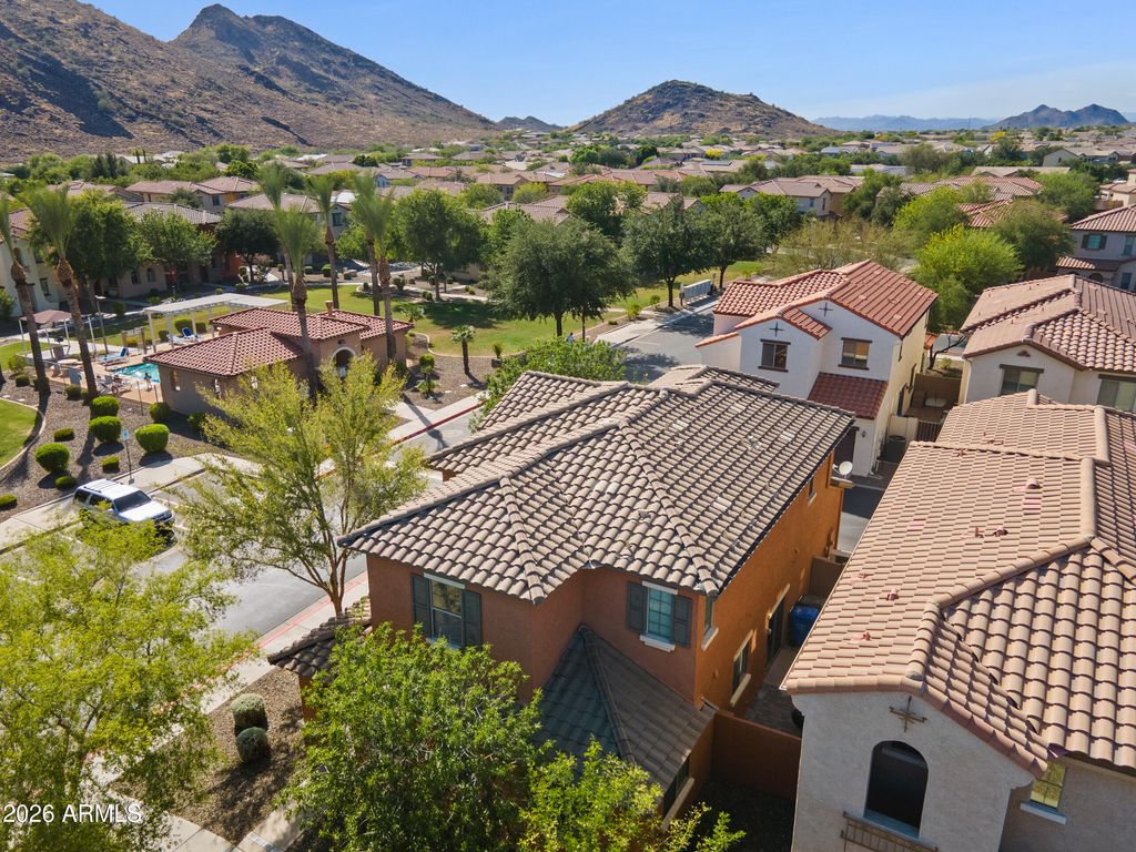 Image 24 of property listing at 26007 N 53 Drive, Phoenix, AZ 85083