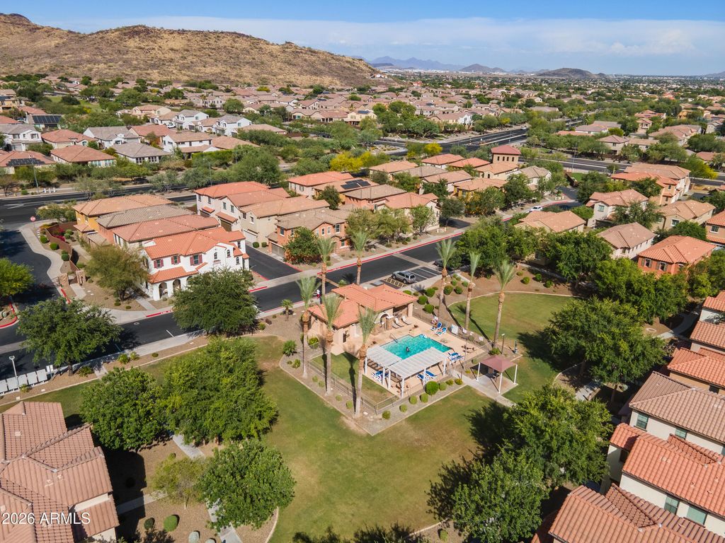 Image 26 of property listing at 26007 N 53 Drive, Phoenix, AZ 85083