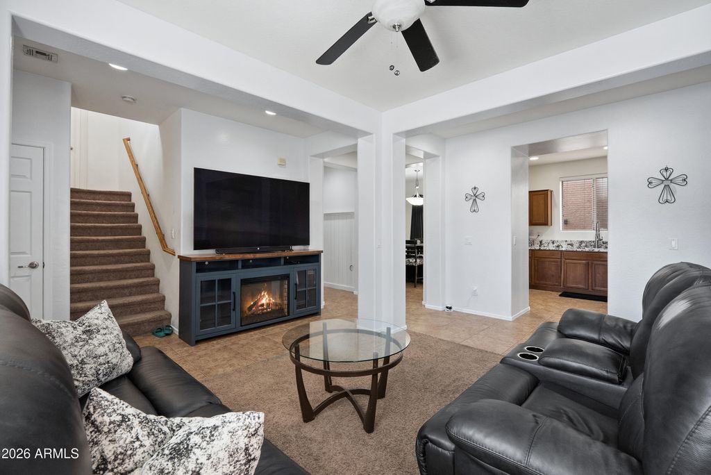 Image 8 of property listing at 26007 N 53 Drive, Phoenix, AZ 85083