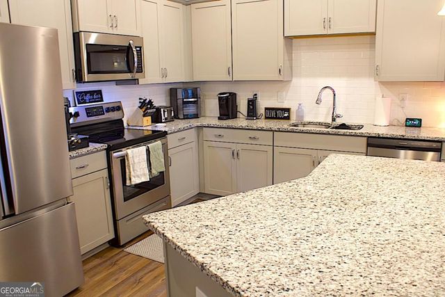 535 Ryan Court, Ball Ground, GA 30107
