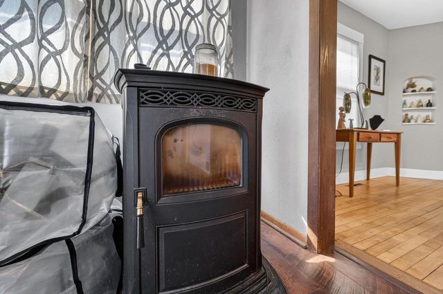 21 Powers Avenue, Madison, WI 53714