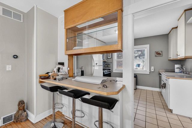 21 Powers Avenue, Madison, WI 53714