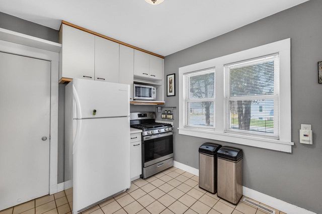 21 Powers Avenue, Madison, WI 53714