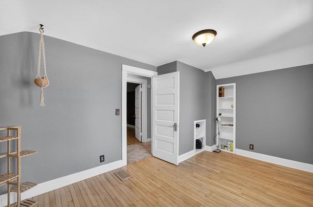 21 Powers Avenue, Madison, WI 53714