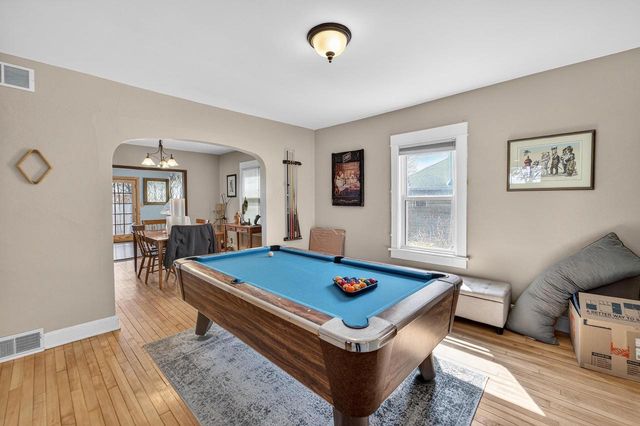 21 Powers Avenue, Madison, WI 53714