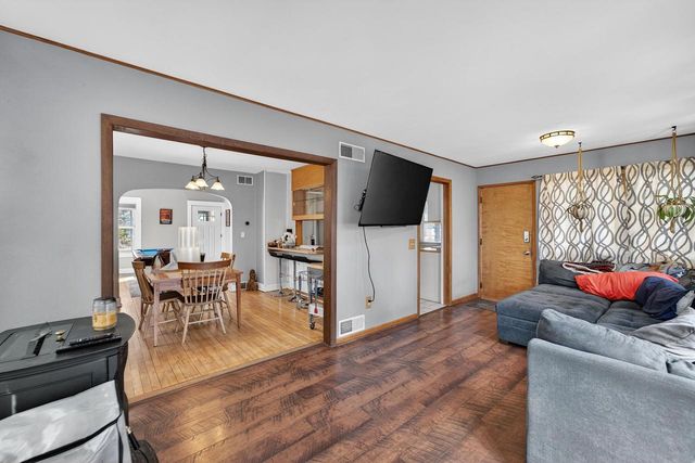 21 Powers Avenue, Madison, WI 53714