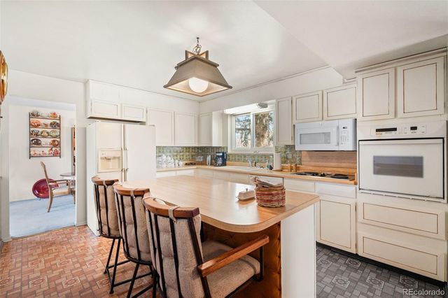 398 Uvalda Street, Aurora, CO 80011