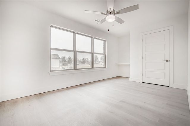 2661 SW Livingston Square 2, Bentonville, AR 72713