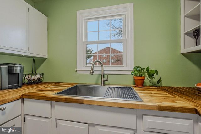 306 WILLA RD, Newark, DE 19711