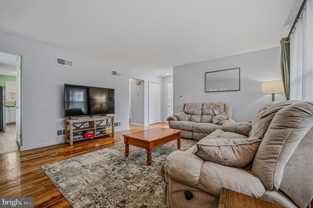 306 WILLA RD, Newark, DE 19711