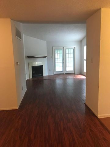 1515 Sandy Springs Road 2002, Houston, TX 77042