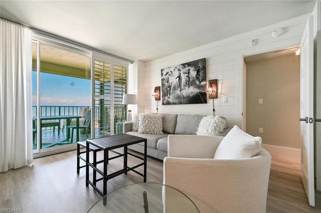 3115 Gulf Shore BLVD N # 608S, Naples, FL 34103