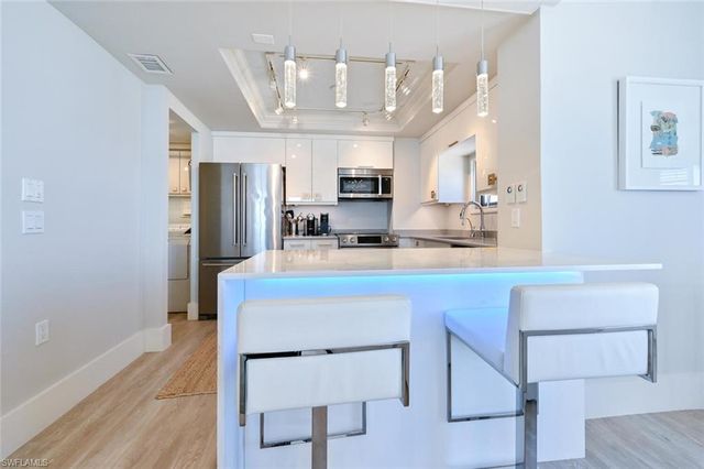 3115 Gulf Shore BLVD N # 608S, Naples, FL 34103